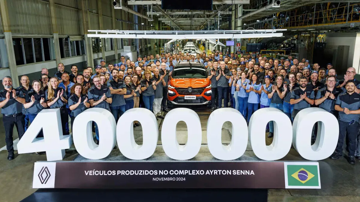 Renault celebra 4 milhões de veículos produzidos no Brasil em 26 anos de história